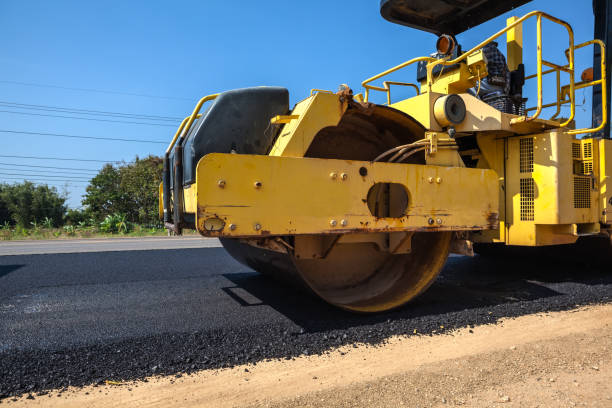 Best Driveway Paving Contractor  in Petersburg, IL